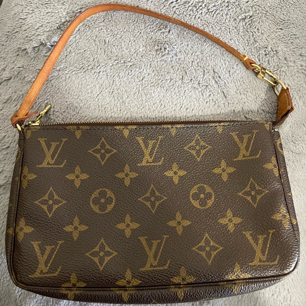 Louis Vuitton Pochette